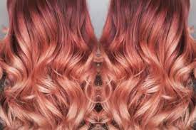 Un rosa chiaro può essere un bel colore da mostrare sui vostri capelli bruni. Capelli Oro Rosa Il Social Trend Pazza Idea Parrucchieri