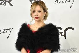 最近、彼は失業したんだよ。 (さいきん、かれ は しつぎょう したんだ よ。) å¹´åŽ2å„„è¶… ä¼èª¬ã®ã‚­ãƒ£ãƒå¬¢ é–€ã‚Šã‚‡ã† Gackt Rolandæ–°ãƒ—ãƒ­ã‚¸ã‚§ã‚¯ãƒˆç¬¬1å¼¾ã«å‚åŠ  ãƒ¢ãƒ‡ãƒ«ãƒ—ãƒ¬ã‚¹