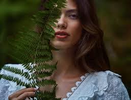 Elena Simon's Instagram, Twitter & Facebook