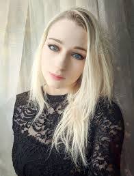 Nicole Messenger's Instagram, Twitter & Facebook