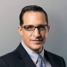 Reportage] Un cadre canadien de la Banque asiatique dit qu'il a été exhorté  à fuir la Chine