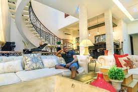 Peter Okoye Flaunt Beautiful Interior Of His Sitting Room Celebrities Nigeria Sitting Room Decor Interior Decorating Living Room Beautiful Interiors