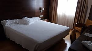 It includes a spacious lounge. Zona De Recepcion Picture Of Hotel Fc Villalba Collado Villalba Tripadvisor