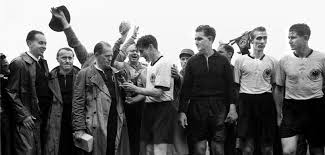 Die uhren werden von 0 uhr am 03.10. Warum Deutschland Im Regen 1954 Fussball Weltmeister Wurde Welt