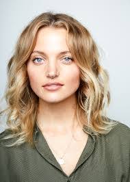 Amanda Booth's Instagram, Twitter & Facebook