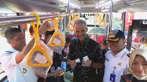 Saat ini, brt transjateng yang mulai beroperasi sejak 2017 silam dan melayani transportasi warga di sekitaran jawa tengah tersebut memang sedang membuka lowongan kerja 2021 terbaru. Sopir Bus Trans Jateng Harus Jalani Tes Dulu Berpengalaman Kemudikan Angkutan Umum Tribun Jateng