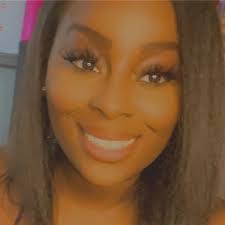 Kendra Davison's Instagram, Twitter & Facebook