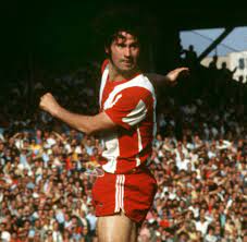 Der fc bayern wäre ohne gerd müller heute nicht der klub, wie wir ihn alle lieben. Fc Bayern Gerd Muller Eine Tragodie Die Starker Schmerzt Denn Je Welt