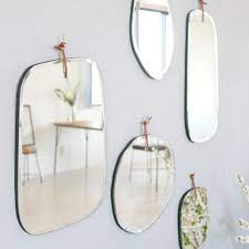 まるでインテリアの一つのよう 美しいシルエットの ハンギングミラー folk インテリア 収納 吊り下げ鏡 キッチン リノベーション diy