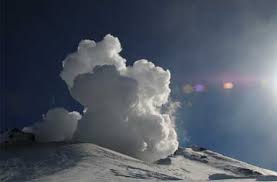 La última vez que el volcán copahue había entrado en erupción fue en diciembre de 2012, cuando lanzó fumarolas de cenizas, gases y humo negro de hasta 1,5 kilómetro de altura. Volcan Copahue Todo Un Laboratorio Natural Conicet