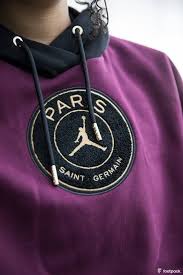 Parcourez la sélection de survetement, maillots et tenues jordan et le paris saint germain psg. Le Psg Et Jordan Devoilent Un Surprenant Maillot Third Couleur Bordeaux