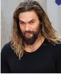 Frisur lange haare, herbst outfit für männer, mann mit schwarzem mantel und schwarzer bluse. Lange Haare Mann Frisuren Frisurentrends Lange Haare Manner Frisuren Haare Manner