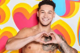 Pack your suitcase and get ready for a long hot summer with love island. Love Island Season 6 On Hulu Will Keep You Warm And Toasty In The Winter