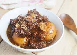 6 butir telur ayam, rebus, kupas, goreng 3 siung bawang putih, iris. Diah Didi S Kitchen Semur Ala Ibuku