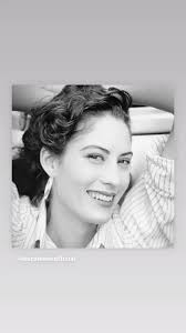 Throwback to modeling in Paris. One of my favorites! Do you like the black  and white?, ., ., ., ., ., ., #modelinparis #parismodel #blackandwhitephoto  #actormodel #modellife, #castingdirectors ...