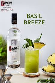 Sip Your Way To A Tropical Escape At Your Next Summer Party With This Cocktail Made With Pineapple Honey And Basil Blend 4 5 Vodka Diy Healthy Snacks Food