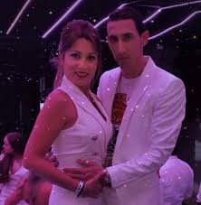 Europa league y supercopa atleti 2010/mundial sub 20. Angel Di Maria Ist Die Frau Ruft Manchester Eine S Loch Und Sagt Dass Er Erst Utd Fur Geld Aktuelle Boulevard Nachrichten Und Fotogalerien Zu Stars Sternchen