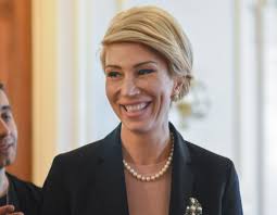 Pe 3 septembrie, în telejurnalul #tvr1, de la ora 20:00, vicepremierul raluca turcan a răspuns. Pensii 2021 AnunÈ›ul È™ocant Al Zilei Pentru Milioane De Pensionari Ce A Decis Raluca Turcan Impact