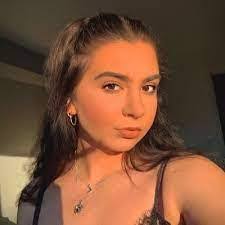 Nora Beal's Instagram, Twitter & Facebook