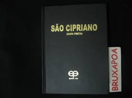 Resultado de imagem para antigo e gigante livro de sao cipriano capa preta