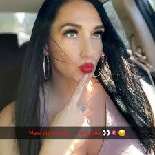 Desiree Green's Instagram, Twitter & Facebook