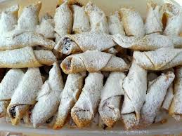 Din câteva ingrediente banale la prima vedere, veți obține cele mai fragede și delicioase cornulețe de post! CornuleÈ›e Fragede De Post Cu NucÄƒ È™i Gem Asta E ReÈ›eta CopilÄƒriei Tale Video Impact