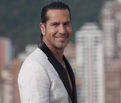 Gregorio Pernía, el actor colombiano, visita Ecuador - FM Mundo