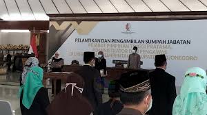 Anggota kodim 0813 bojonegoro setiap pagi. Bupati Lantik 486 Pejabat Di Lingkungan Pemkab Bojonegoro Yang Baru Dimutasi Beritabojonegoro Com