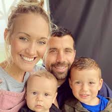 Hi guys. Little help and advise please I've got this kenwood head unit I've  had in my garage spare. Thinking of taking my poverty spec head unit out of  the 2017 T6.