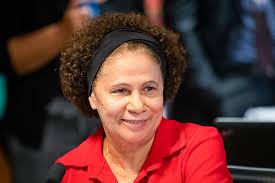 Governadora do Piauí é vítima de racismo religioso