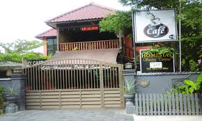 Batu pahat mall (6,6 χλμ.), pantai minyak beku (frozen oil village) (3,4 χλμ.) και chong long ποια εστιατόρια είναι κοντά στο homestay salam kasih; Homestay Di Rengit Batu Pahat Homestay Sarang Tempua Makan Angin Jalan Jalan Cuti Cuti