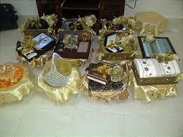 Видео gubahan hantaran simple ║ hiasan bakul b. Gubahan Hantaran Pertunangan And Perkahwinan