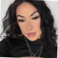 Sarah Rubio's Instagram, Twitter & Facebook