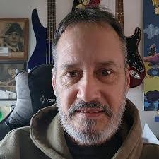 Bruce Warnick's Instagram, Twitter & Facebook