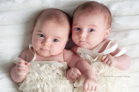 3 Month Old Twins Montreal Twin Photographer Twin Baby Photography Twin Babies Pictures Newborn Twin Photography