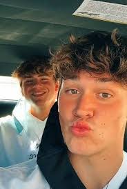 Kayla Shore's Instagram, Twitter & Facebook