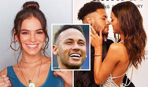 Bruna marquezine es la novia de neymar. Neymar Girlfriend Bruna Marquezine Must Move To Paris With Him After World Cup Celebrity News Showbiz Tv Express Co Uk