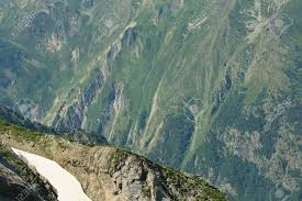 Choisir l'apprentissage, c'est prendre un parcours de formation professionnalisant ! Paysage De Montagne Dans Les Pyrenees Ariege En Occitanie Sud De La France Banque D Images Et Photos Libres De Droits Image 87276684