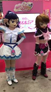 東映アニメーションさんブースで愛嬌を振りまいていた ふたりはプリキュア のキュアブラック キュアホワイト の筈 多分 イイ歳したオジさんが勘違いしそうな色っぽい着ぐるみを眺めていると 日本のアニメが大人を夢中にさせるのも妙に納得 アニメジャパン