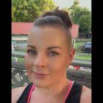 Carrie Daub's Instagram, Twitter & Facebook