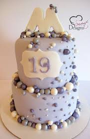 Birthday Cake Ideas For 19 Year Old Female 19th Birthday Cake 19th Birthday Cakes Party Cakes Birthday Cake