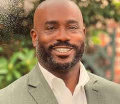 Leroy Dixon's Instagram, Twitter & Facebook