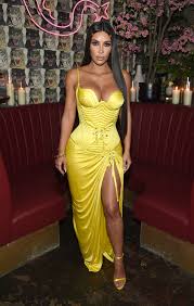 Kim Kardashian Corset Dress In 2020 Kim Kardashian Outfits Versace Gown Fashion