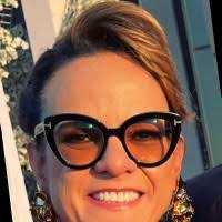 60+ "Fernanda Thomé" profiles