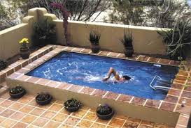 Cara membuat kolam ikan dan taman minimalis di rumah oleh sumber : Kolam Renang Mini Home Facebook