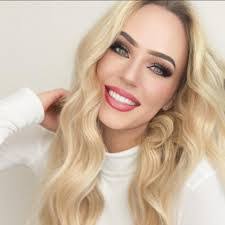 Mary Fredette's Instagram, Twitter & Facebook