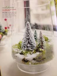 Love The Natural Feeling Of This Terrarium Of A Christmas Scene Great Modern Christmas Christmas Deco Winter Christmas