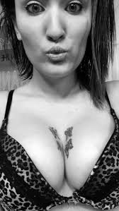 Plan cul sans lendemain avec une brunette curieuse et chaude, DIjon - Plan  cul 🇫🇷