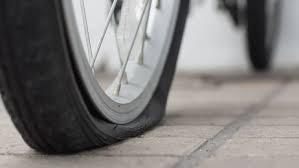 Einen Geplatzten Fahrradschlauch Unterwegs Reparieren Reifen Schlauche Anleitungen Blog