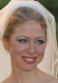 By now you've seen the photos of how lovely and graceful chelsea clinton looked in her vera wang wedding gown when she tied the knot over the weekend. How To Get Chelsea Clinton S Wedding Makeup Popsugar Beauty